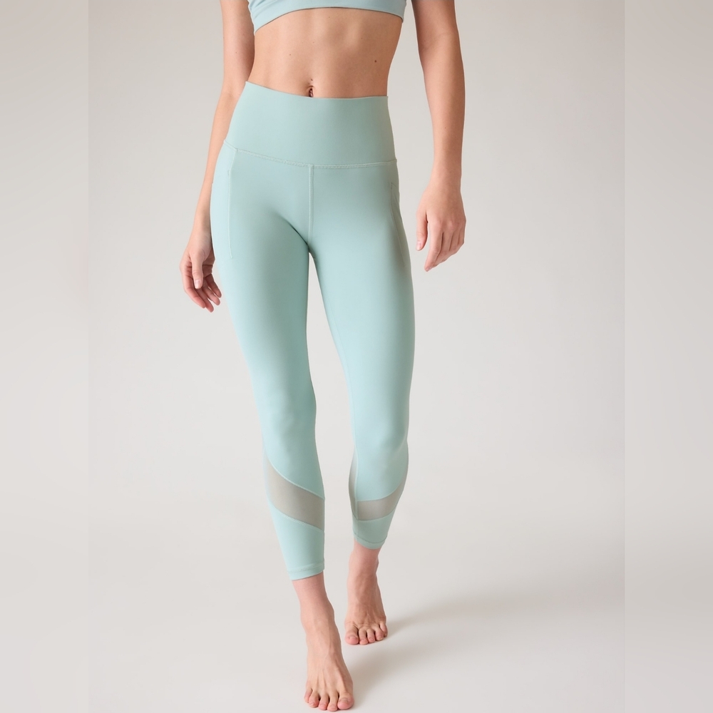 NWT Athleta Salutation Stash Mesh Leggings - Blue Dawn - Power of She